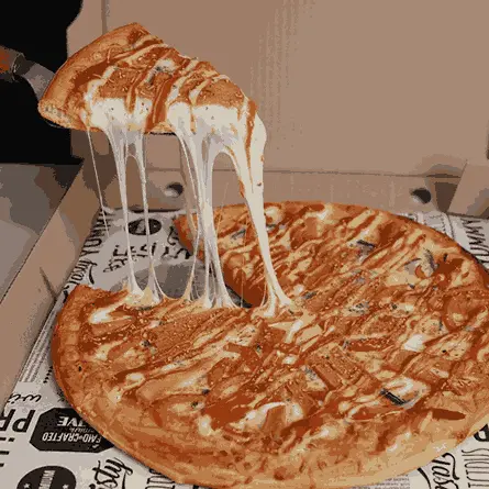 Pizza Jepang Yoipan dengan topping melimpah